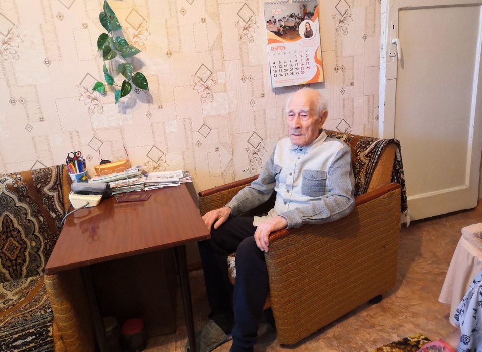 В Камышине Волгоградской области на выборах проголосовал 100-летний ветеран